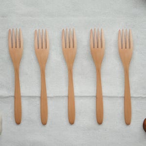 Set Handmade Wooden Fork, Eco-Friendly Utensils for Pasta, Spaghetti, Dessert, Fruit & Dinner, Rustic Farmhouse Kitchenware Table Deco