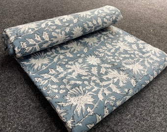 Tela de algodón estampada a mano con bloques de madera / Azul, blanco con estampado floral de enredadera