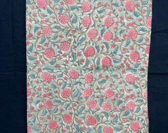 Juego de fundas de almohada personalizadas para Janet: 3 piezas (20x20 y 16x16) con ribete.