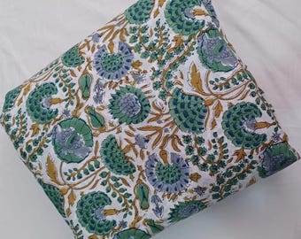 Tela de algodón estampada a mano con bloques / Estampado floral Buta verde y azul, detalles en mostaza / Estampado Sanganeri de Jaipur