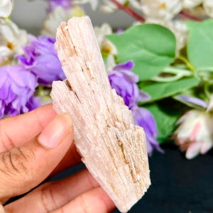 48 g de piedra de cristal de natrolita rusa, mineral en bruto para sanación, reiki y chakras.