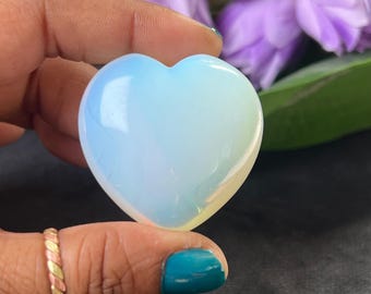 Piedra de cristal de opalita con forma de corazón: piedra curativa (2,5 a 5 cm)