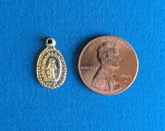 Vintage Catholic Blessed Virgin Mary Miraculous Medal Pendant Charm, oval, gold-tone