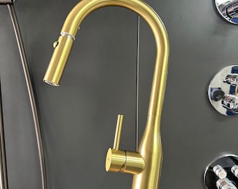 Brass Kitchen Faucet in Satin Gold with Pull-Out Spout and Dual-Mode Aerator