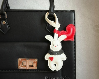 Pingente de couro em formato de coelho para bolsa, pingente de couro feito à mão para bolsa, pingente de couro para bolsa e carteira, chaveiro de coelho fofo, presente de Dia dos Namorados.