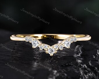 Anillo de boda curvo de oro macizo con diamantes redondos de talla vintage y moissanita. Anillo de compromiso nupcial a juego. Joyería para ella.