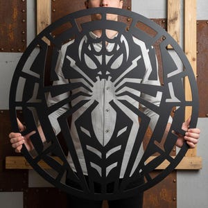 Metallkonst med spindelcirkel, dekoration av superhjältesilhuett, väggkonst med spindeltema, metallskylt inspirerad av serietidning, väggdekoration med spindelälskare, modern metallkonst