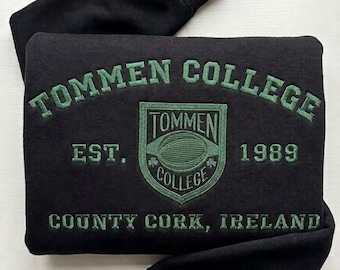 Felpa ricamata del Tommen College, felpa girocollo dei ragazzi del Tommen, abbigliamento comodo e da bibliotecario, regalo per i fan di Binding 13, Cork, Irlanda