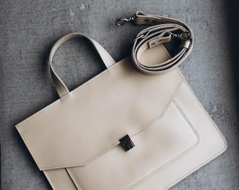 Gepersonaliseerde lederen MacBook Sleeve 15 inch, aangepaste laptoptas met riem, handgemaakte leren laptoptas cadeau