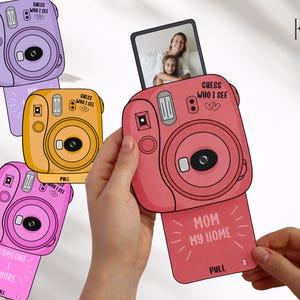 Puede incluir: Un juego de tres tazas de cerámica con un acabado mate moteado. Las tazas son en tonos crema, gris claro y gris oscuro. Cada taza tiene un diseño simple y minimalista, ideal para café o té.