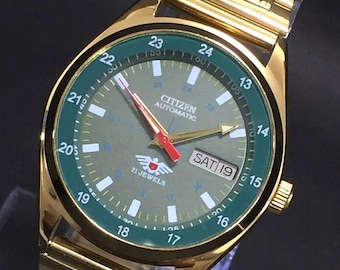 Citizen Movimiento Automático Día/Fecha Automático Esfera Verde Hecho en Japón Reloj de Pulsera para Hombre