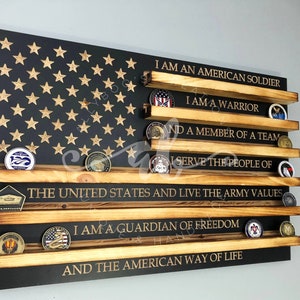 100 Coins Army Soldier's Creed Motto US Flag Challenge Coin Holder Display Rack Distressed Wood Retirement Promotion Gift Army Veteran