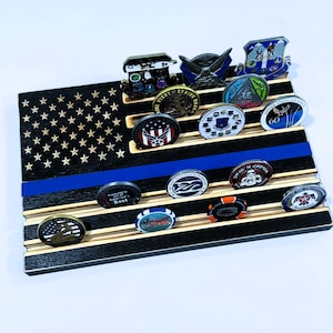 30 Coins Thin Blue Line Challenge Coin Display Holder Engraved American Flag Police Law Enforcement Graduation Promotion Retirement Gift