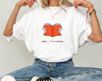Maglietta Bookworm, Shhhh sto leggendo, maglietta unisex in morbido cotone, regali per amanti dei libri, magliette divertenti con libri, maglietta regalo per introversi, regali per amanti dei libri