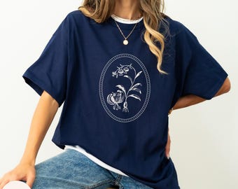 Maglietta vintage con fiori di giglio, maglietta botanica Cottagecore, maglietta in morbido cotone, regalo per gli amanti delle piante