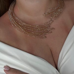 Колье  золотого цвета. Венецианский бисер, ручная работа