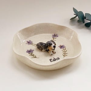 Custom Pet Jewelry Dish/Personalized Dog Cat Ceramic Ring Tray with Sculpted Figurine/Handmade Trinket Dish Gift for Pet Lovers/Pet Dish