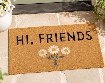 Wycieraczka z motywem bukietu stokrotek „Hi Friends Cottage”, botaniczna mata powitalna, dekoracja ganku ogrodowego, prezent na parapetówkę