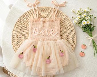 Vestido tutú color melocotón personalizado para bebé niña, conjunto bordado a mano para la sesión de fotos de su primer cumpleaños con pastel.