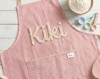 Delantal personalizado para mamá, delantal de cocina con nombre personalizado, delantal de repostería bonito para mamá, regalo único para el Día de la Madre, delantal de cocina personalizado para mujeres.