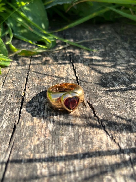 Piaget 18k Rose gold Garnet Heart Ring/ Cocktail ring