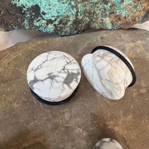 Single Flared Howlite Plugs - 8g, 6g, 4g, 2g, 0g, 00g, 1/2", 9/16", 5/8", 3/4", 7/8, 1"