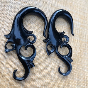 Beautiful Horn Wisteria Earrings 10ga (2.5mm), 8ga (3mm), 6ga (4mm), 4g (5mm), 2g (6mm), 0g (8mm)