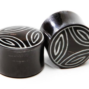 Plugs de chifre com incrustação de osso - EM PROMOÇÃO 2g, 0g, 00g, 7/16&quot;, 1/2&quot;, 9/16&quot;, 5/8&quot;, 11/16&quot;, 3/4&quot;, 7/8&quot;