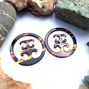 Aros de damasco con tortuga: 2 pendientes por el precio de 1