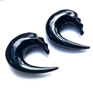 Carved Horn Earring  6g (4mm), 2g (8mm) 0ga (8mm) 00ga, 7/16&quot; (11mm) 1/2&quot; (13mm) ON SALE