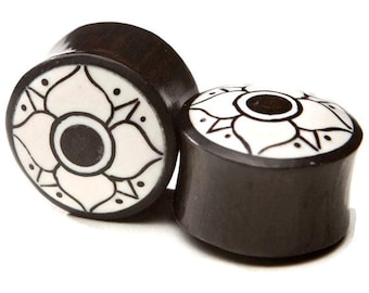 Ebony Wood Flower Plugs LIMITED EDITION - 0g (8mm), 7/16" (11mm), 1/2" (13mm), 9/16" (14mm), 5/8" (16mm), 11/16" (17mm), 3/4" (19mm, 7/8"