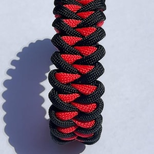 Paracord Survival Bracelet – Adjustable Handmade Wristband for Outdoor & Hiking