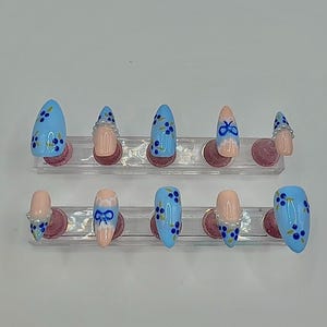 custom press on nails