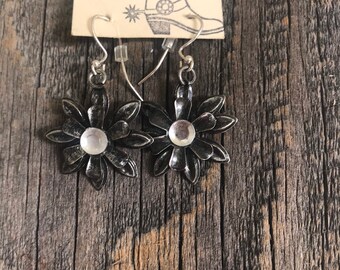 Cute & Fun Drop Daisy Earrings