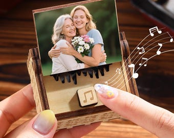 カスタム木製オルゴール、パーソナライズされた記念品、彫刻された