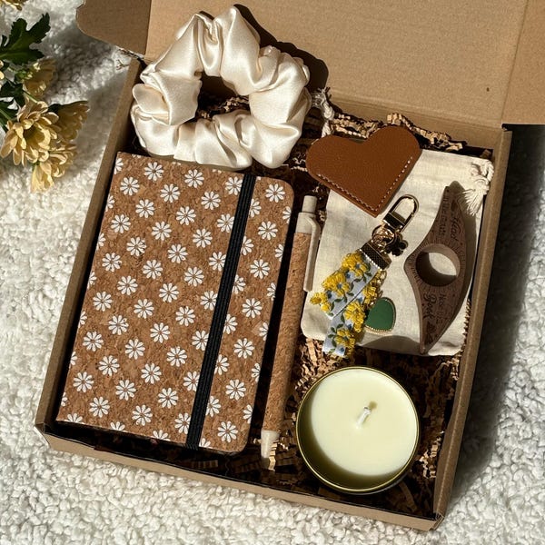 Blind Date Without a Book, Friendship Gift Box, Cozy Reading Box with Eco-friendly Notebook & Candle, Gift for Friend, Birthday Gift for Her