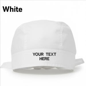Puede incluir: Un gorro de chef blanco con la palabra "White" en la esquina superior izquierda. El gorro tiene una banda con el texto "YOUR TEXT HERE". El gorro est&aacute; hecho de una tela blanca y suave.
