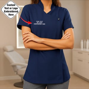 Túnica de beleza bordada personalizada, uniforme de salão personalizado com logotipo e nome, uniforme de spa para artista de cílios, túnicas de trabalho para manicure