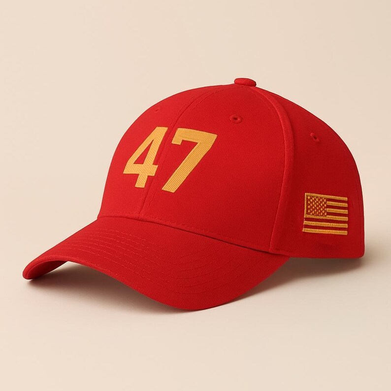 47 Gestickter Charlie Kirk-Hut, Gold USA-Flaggen-Trumpf-Hut, 45 47 MAGA Baseballmütze, Vaterländisches Geschenk für Männer Frauen, Politisches Geschenk der Republikaner Classic Red