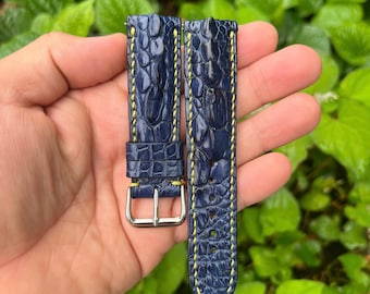 Pulseira personalizada em couro de chifre azul Royal Hornback, tamanho 22/20 mm, comprimento 120/75 mm, com mola de ajuste rápido.