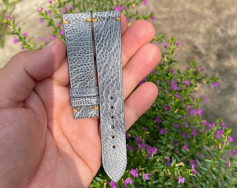 Pulseira de relógio em couro de avestruz genuíno cinza de 20 mm com fivela e pino de mola de liberação rápida.