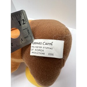 Peluche de Mickey Mouse de 7" de Disney Mickey's Christmas Carol, vintage de los años 80 imagen 3