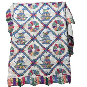 Edredón de patchwork vintage cosido a mano de 86x80 cm con aplique de tetera de plato de Dresde y defecto de fabricación.