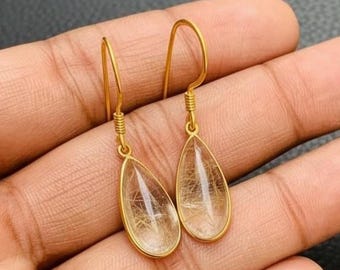 Boucles d'oreilles pendantes en larme de quartz rutile doré, boucles d'oreilles minimalistes en or 14 carats avec pierres précieuses, cadeau délicat pour elle, bijoux de tous les jours