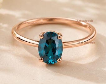 Bague de fiançailles ovale alexandrite en or 14 carats, pierre précieuse aux couleurs changeantes, cadeau de mariée solitaire minimaliste pour elle