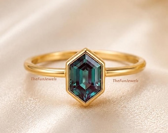 Bague alexandrite hexagonale en or 14 carats, bague alexandrite à changement de couleur, cadeau minimaliste bague de naissance de juin pour elle