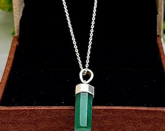 Collier crayon émeraude, collier de pierre de naissance de mai pour elle, bijoux délicats en argent sterling, cadeau minimaliste pour femme