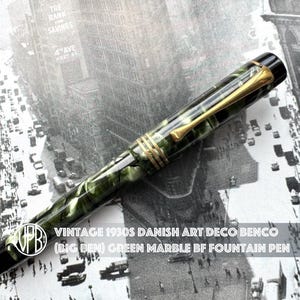 May include: A green marble fountain pen with gold-coloured trim, a pocket clip, and three rings on the cap. The pen features the text: VINTAGE 1930S DANISH ART DECO BENCO (BIG BEN) GREEN MARBLE BF FOUNTAIN PEN and a circular logo with the letters VPB.