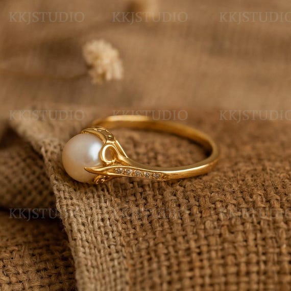 14K Gold Pearl Ring with Diamonds - Vintage Engagement Ring for Women - Classic Wedding Jewelry Gift for Her - Art Deco Dainty Gold Ring