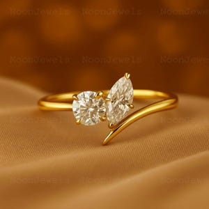 Round & Marquise Cut Moissanite Engagement Ring, Diamond Toi Et Moi Ring, 14K Solid Gold Two Stone Promise Ring, Delicate Gift for Women